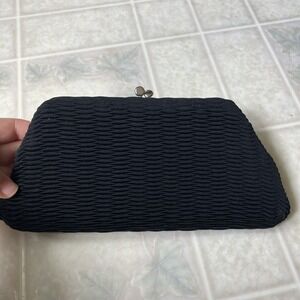 Vintage Garay Black Textured Clutch Purse – Silver Kiss Lock Purple‎ Lining